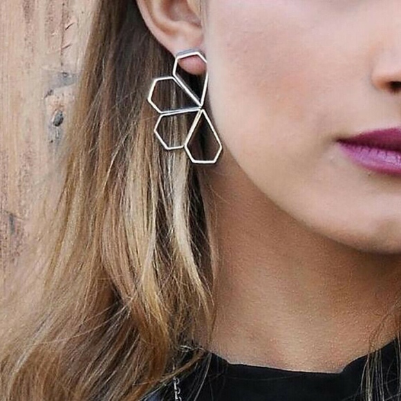 Jewelry - Chic Outlined Half Flower Silver Earrings